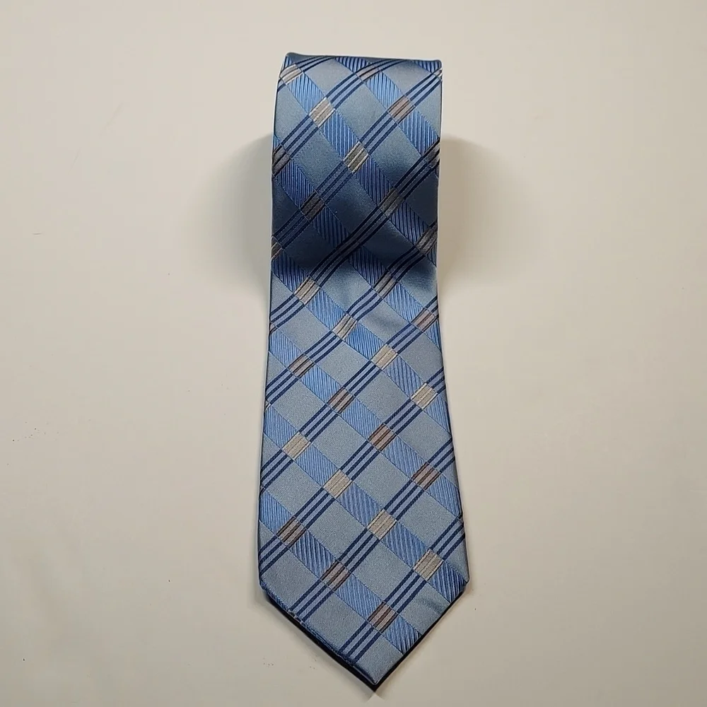 Michael Kors Tie - Picture 3 of 7